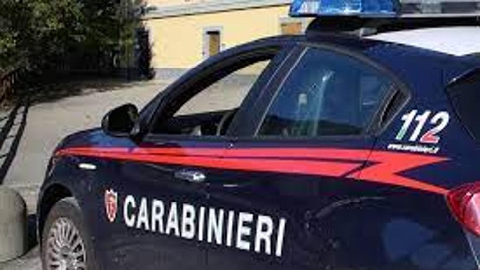 Castione, fermati due borseggiatori: recuperata la refurtiva
