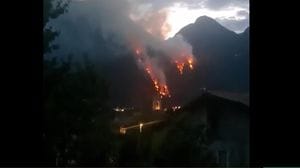 Incendio sopra Gordona, il fronte si allarga: in azione due Canadair