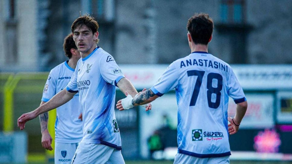 Calcio Lecco, Tanco sceglie il Crotone. In difesa si punta sui nuovi
