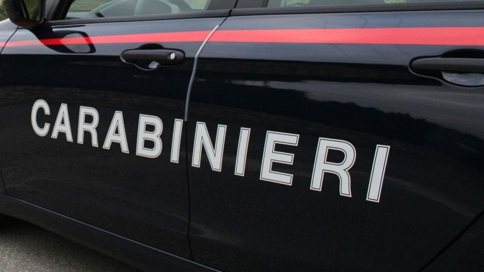 Viola il divieto di avvicinamento alla moglie: arrestato 40enne lecchese