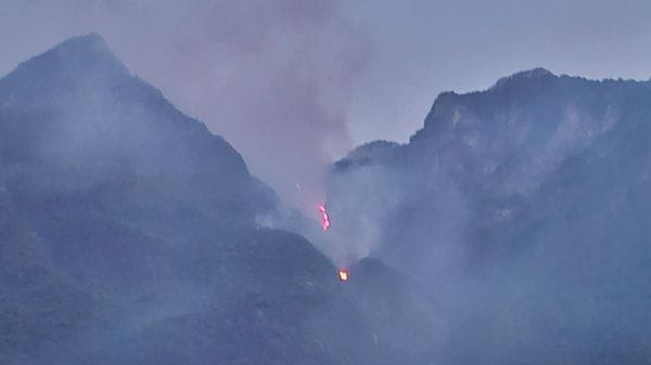 Moregallo, il vento riaccende l’incendio: ancora alta l’emergenza