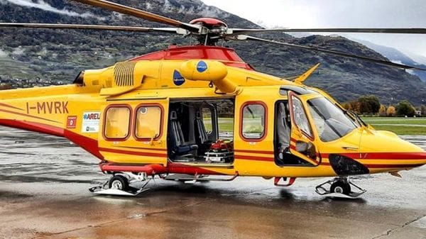 Civo, si ribalta con il trattore in una zona impervia: 69enne in ospedale