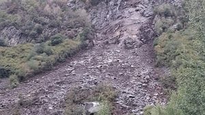 Val Masino, crolla lo Scaiun nella notte: il vallo paramassi evita il disastro