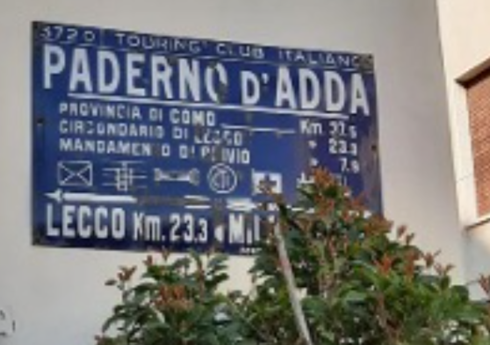 Paderno d’Adda, rubata la storica targa del Touring Club