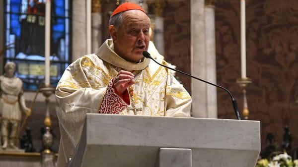 Il cardinale Cantoni ricoverato per accertamenti