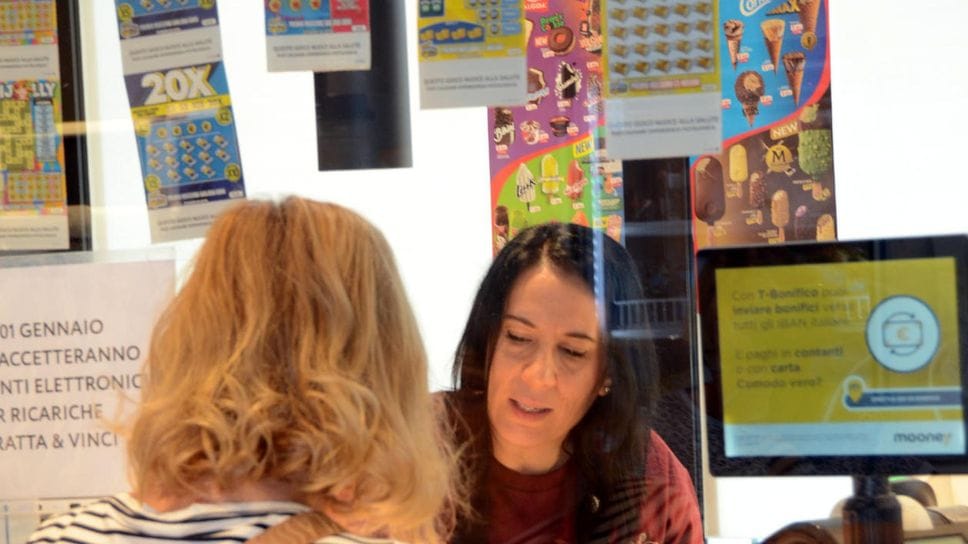 Oggiono, caccia al vincitore del SuperEnalotto: Roberto smentisce, «Non sono io»