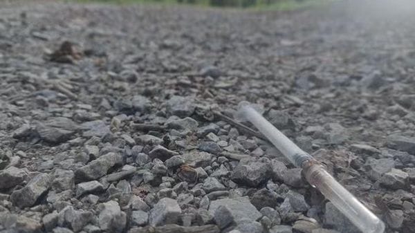 Civate-Galbiate, siringhe sulla ciclabile: il sindaco chiede un intervento delle forze dell’ordine