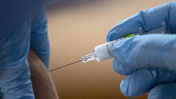 Lecco, dal 1° ottobre parte la campagna antinfluenzale: vaccini per tutte le età