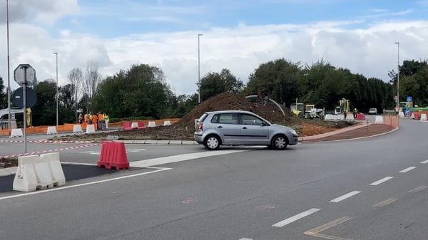 Merate, cambia la viabilità alle scuole Agnesi e Viganò: nuove aree pedonali e fermate bus