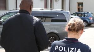Sondrio, molestie e disordini: foglio di via per un 50enne lecchese