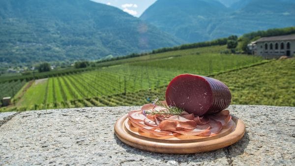 Brasile nel mirino dell’Ue: stop alla carne importata, effetti anche sulla bresaola valtellinese