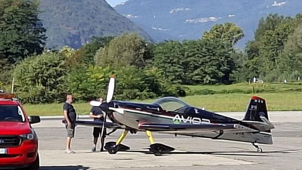 Caiolo, la Festa dell’aria fa il pieno: decolli e acrobazie per tutto il giorno