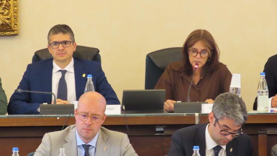 Lecco, oltre 20 multe per chi abbandona rifiuti: telecamere mobili in azione