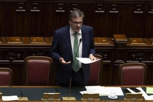 Giorgetti: «Prioritario il taglio delle tasse sul ceto medio»