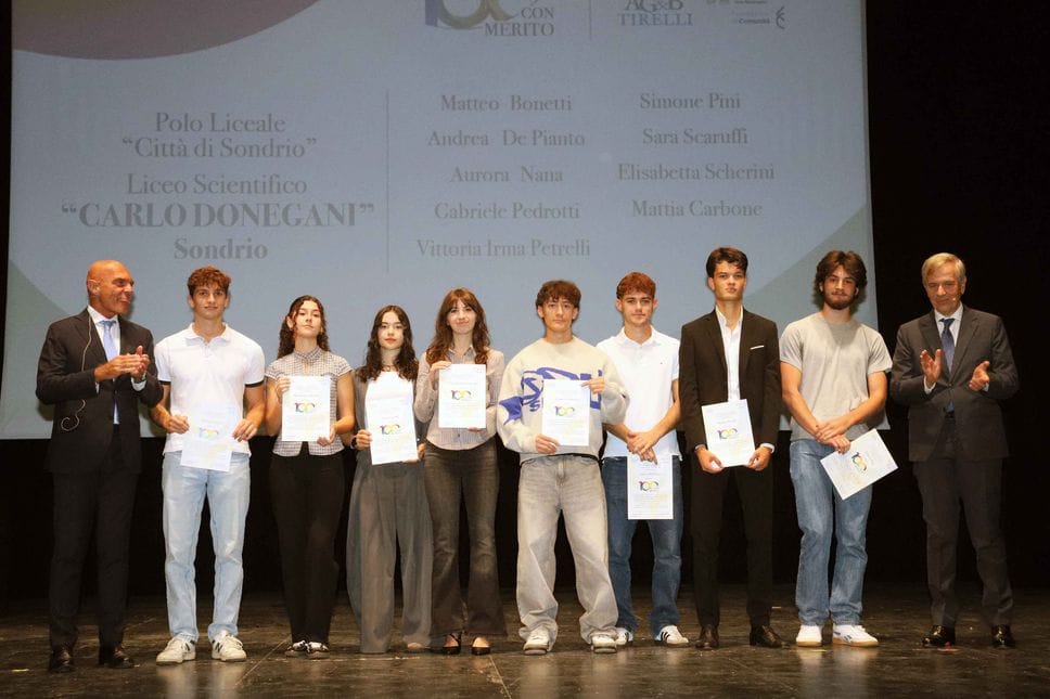 “100 con merito”, premiati 67 diplomati eccellenti al Teatro Sociale di Sondrio