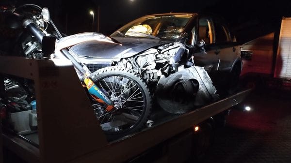Precipita dopo lo scontro con un’auto, grave motociclista 20enne
