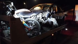 Precipita dopo lo scontro con un’auto, grave motociclista 20enne