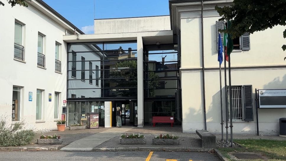 Aggredisce sindaco e vicesindaco di Olgiate, bloccato 50enne
