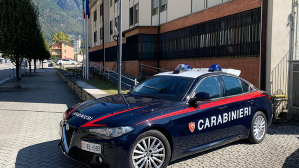 Dubino, falso carabiniere truffa una 76enne: rubati gioielli per migliaia di euro