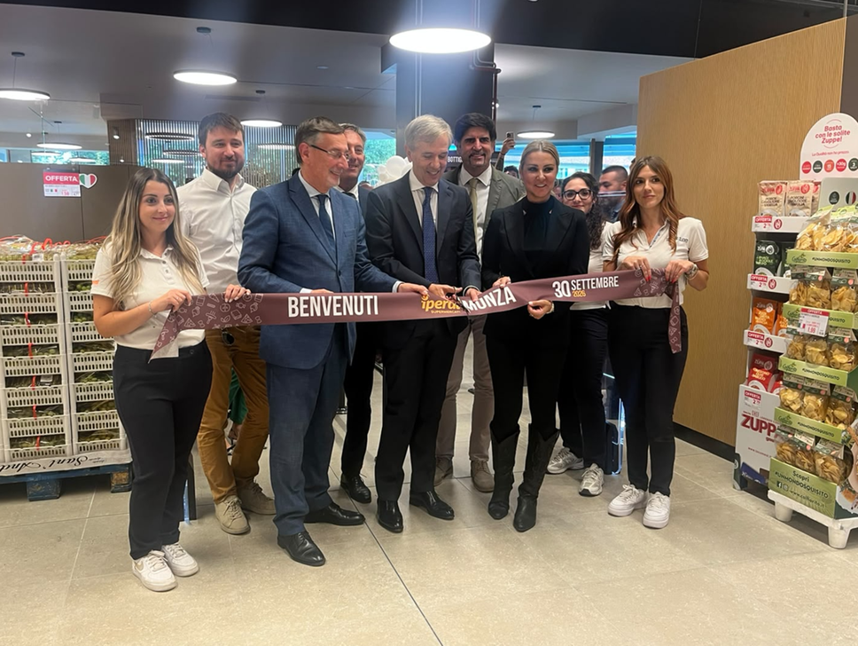 Inaugurato un nuovo supermercato Iperal a Monza