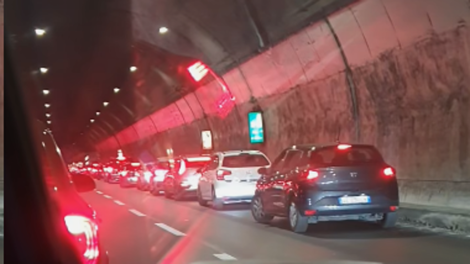 Incidente nel tunnel del Barro, code sulla 36 in direzione nord