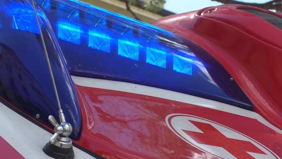 Valdidentro, malore mentre fa la legna: muore a 68 anni