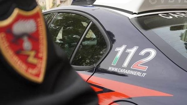 Inseguimento per le vie di Imbersago: due auto si scontrano ed escono di strada