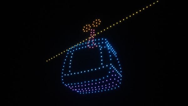 Lo spettacolo dei droni illumina il cielo della Valsassina