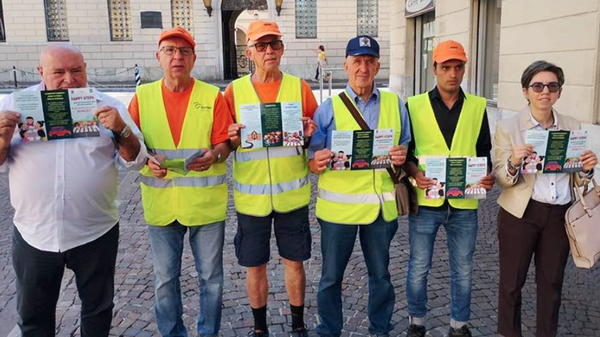 Inizia la scuola: i volontari di Auser Lecco tornano a presidiare gli attraversamenti pedonali 