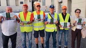 Inizia la scuola: i volontari di Auser Lecco tornano a presidiare gli attraversamenti pedonali 