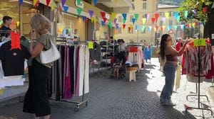 Tirano, Lo Sbaracco fa il pieno: shopping e tradizione nel cuore della città